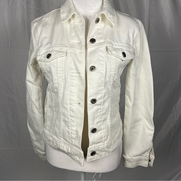Levi's Jackets & Blazers - Levi’s San Francisco fitted white denim jacket.